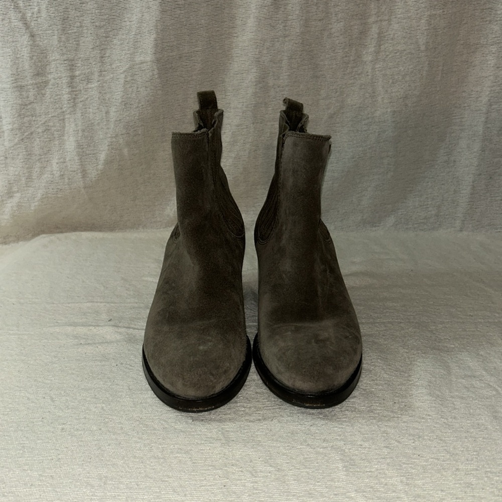 La Canadienne Suede Chelsea Boot - Picture 2 of 11